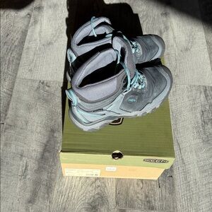 NWT Keen Women Steel Grey/ Procelain Outdoor Boots